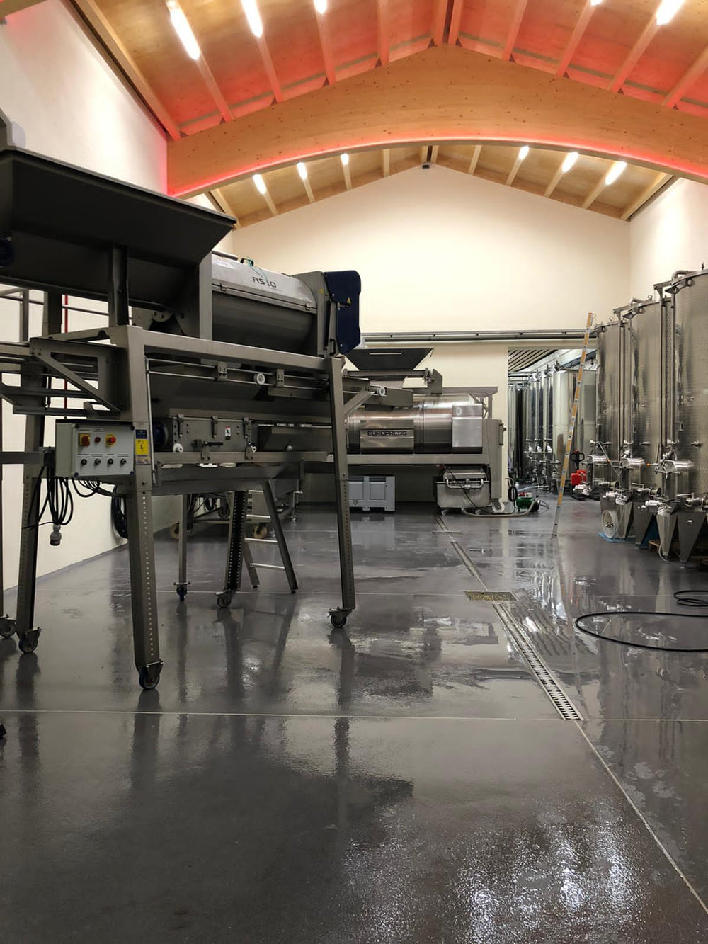 Innenausbau von Weingut Mario Zelt aus Laumersheim in der Pfalz 03